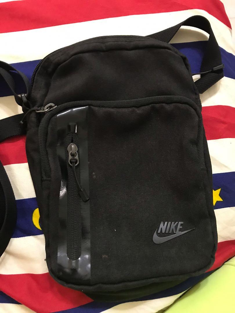 Original Nike Sling Bag, Men's Fashion, Bags, Sling Bags on Carousell