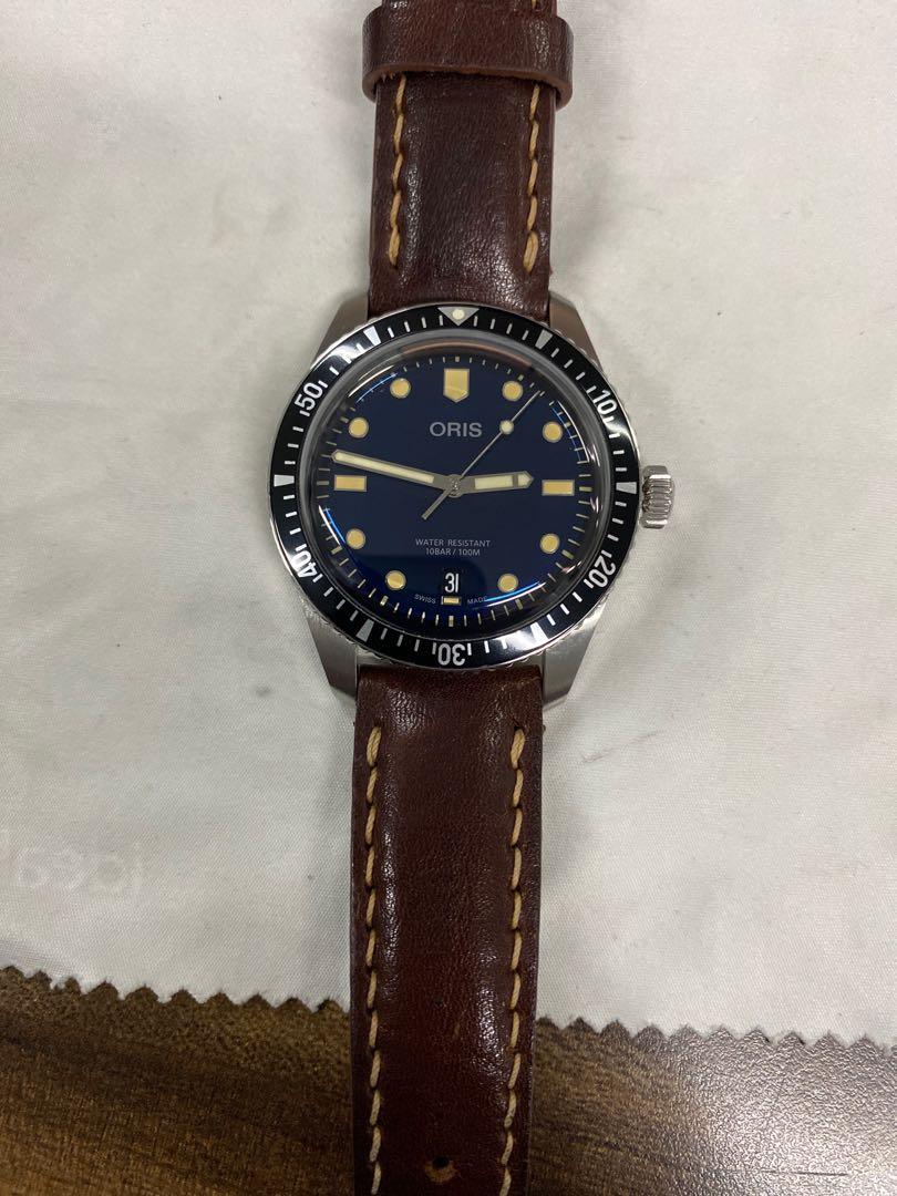ORIS DIVER SIXTY-FIVE 40MM BLUE DIAL (Category: Luxury Watches) located in Taguig. Submitted by masterbert (Listing ID 1125383068, Image 2). Description: LIKE NEW WITH DOUBLE BOX WARANTY CARD LEATHER STRAP.
