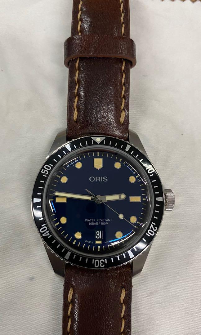 ORIS DIVER SIXTY-FIVE 40MM BLUE DIAL (Category: Luxury Watches) located in Taguig. Submitted by masterbert (Listing ID 1125383068, Image 3). Description: LIKE NEW WITH DOUBLE BOX WARANTY CARD LEATHER STRAP.
