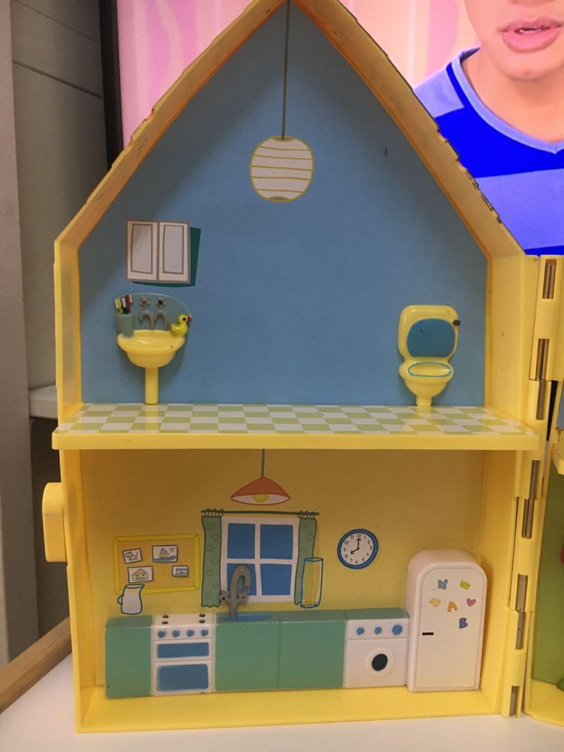 Peppa Pig House & Car, Hobbies & Toys, Toys & Games on Carousell
