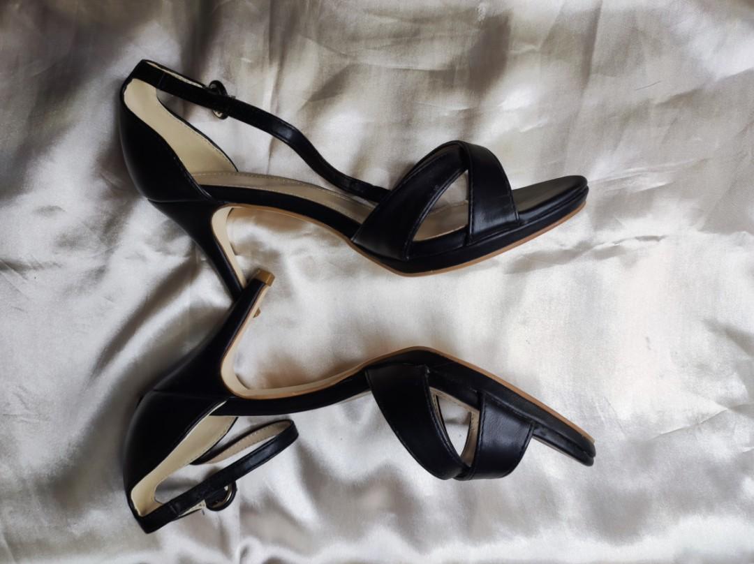 primadonna strappy heels