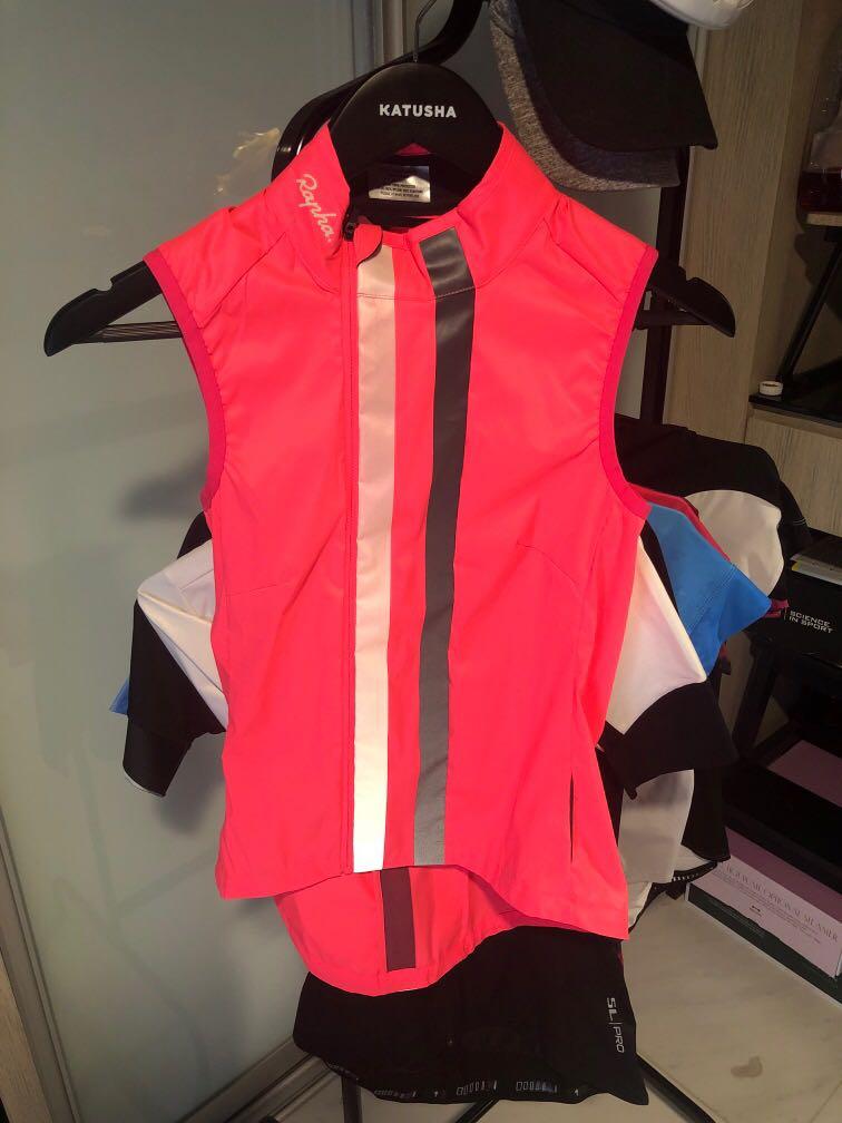 Rapha Brevet Gilet in High Vis Pink 