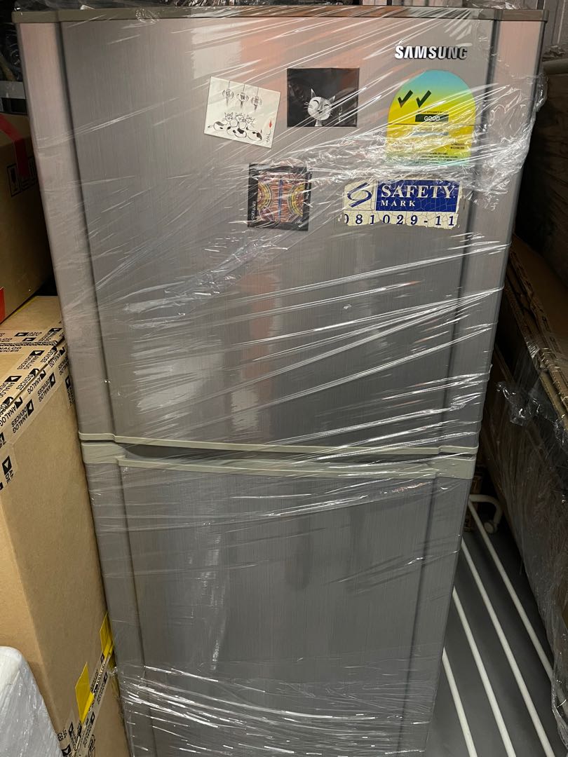 Samsung mediumsmall size refrigerator, TV & Home Appliances, Kitchen
