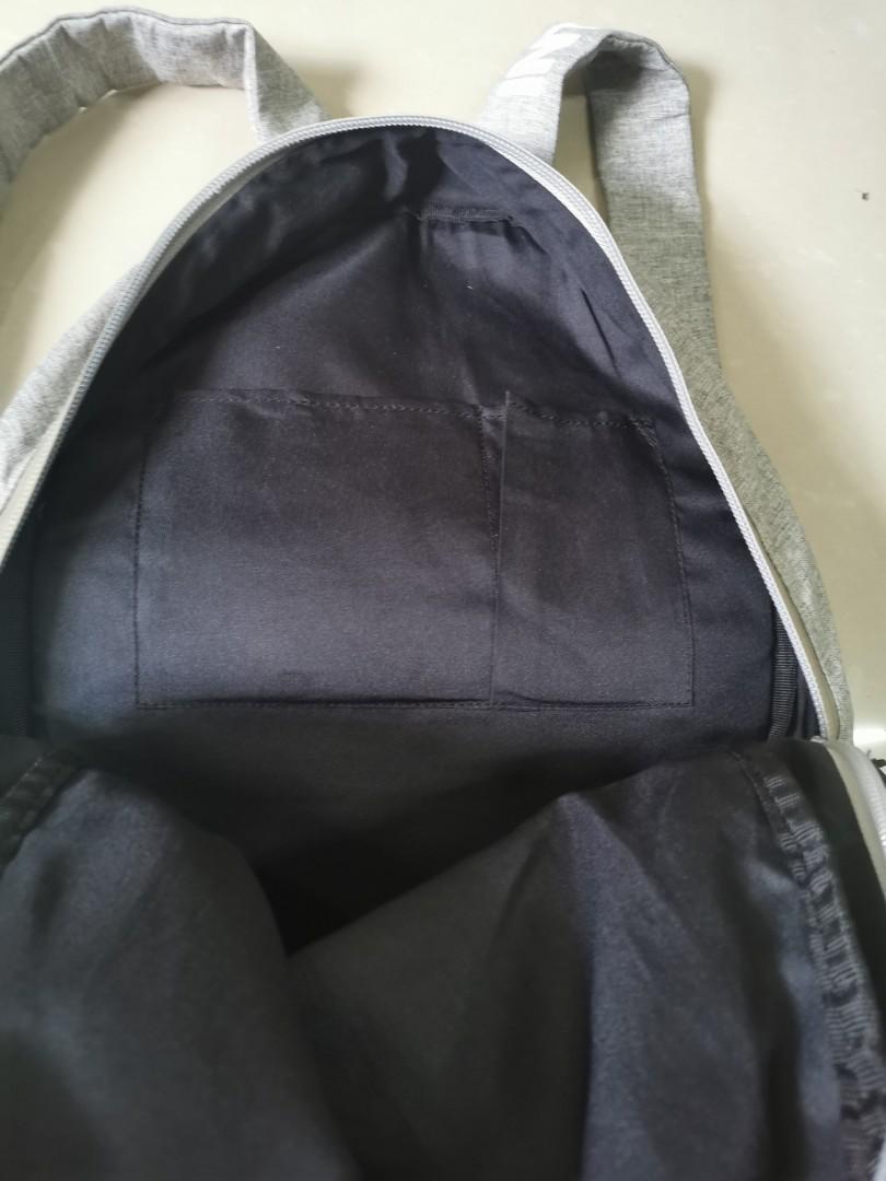 Superdry backpack (Category: Backpacks) located in Rizal. Submitted by allenrion (Listing ID 1125310426, Image 3). Description: Superdrybackpack Price: 650 pesos Note: cracked logo #allenrion #superdrybackpack #backpackph #superdry.