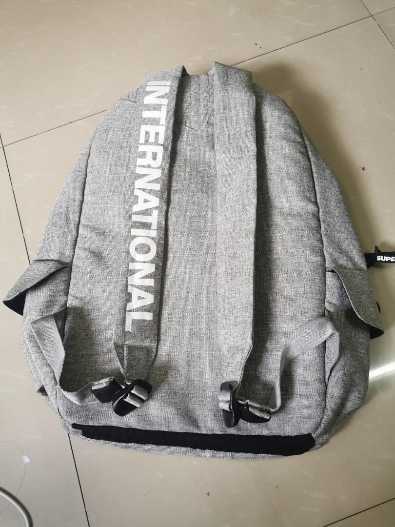 Superdry backpack (Category: Backpacks) located in Rizal. Submitted by allenrion (Listing ID 1125310426, Image 2). Description: Superdrybackpack Price: 650 pesos Note: cracked logo #allenrion #superdrybackpack #backpackph #superdry.