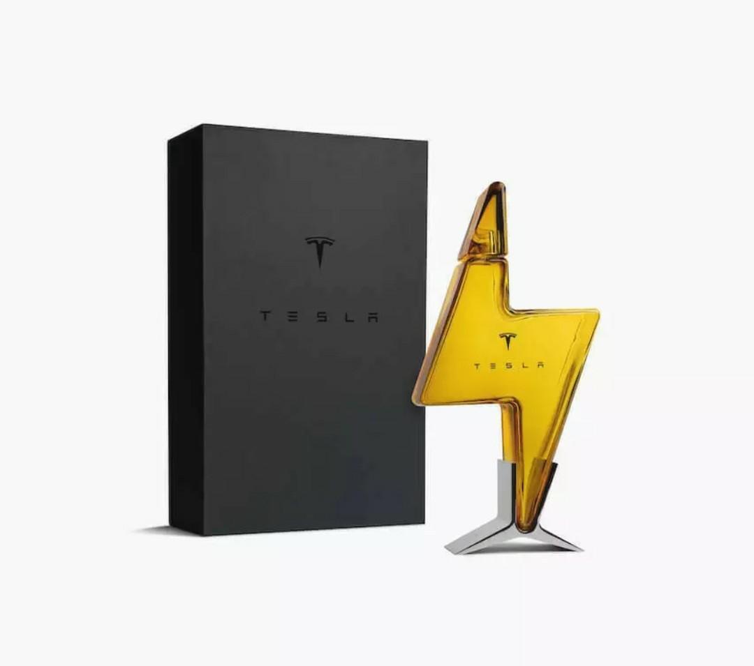 Tesla Decanter (Category: Wine Cellar & Storage) located in Kawit. Submitted by gummybeara (Listing ID 1125494638, Image 1). Description: all original authentic TESLA decanter bought from the US. Brand new po ito..