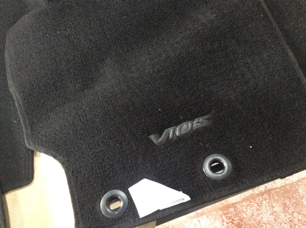Toyota vios floor shop mat