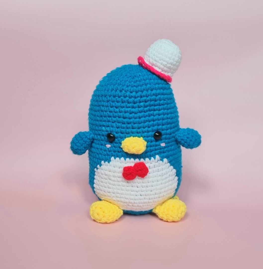 Tuxedo Sam Crochet Amigurumi, Hobbies & Toys, Stationery & Craft