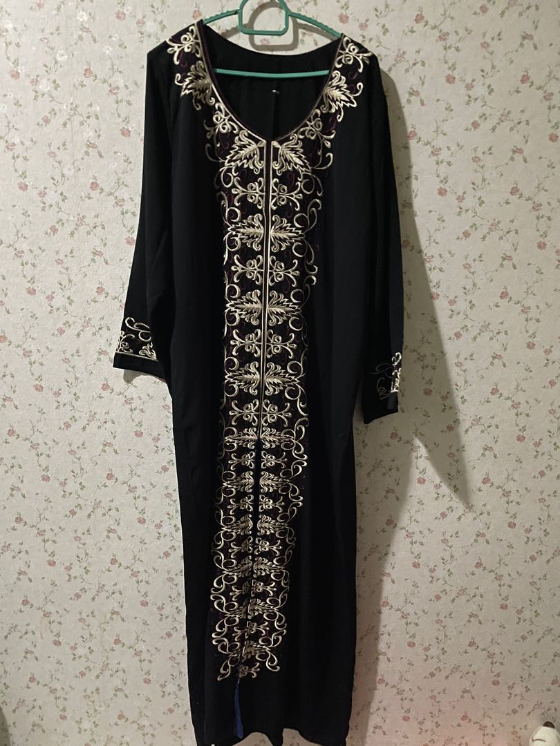 Abaya Madinah, Women's Fashion, Dresses & Sets, Traditional & Ethnic ...