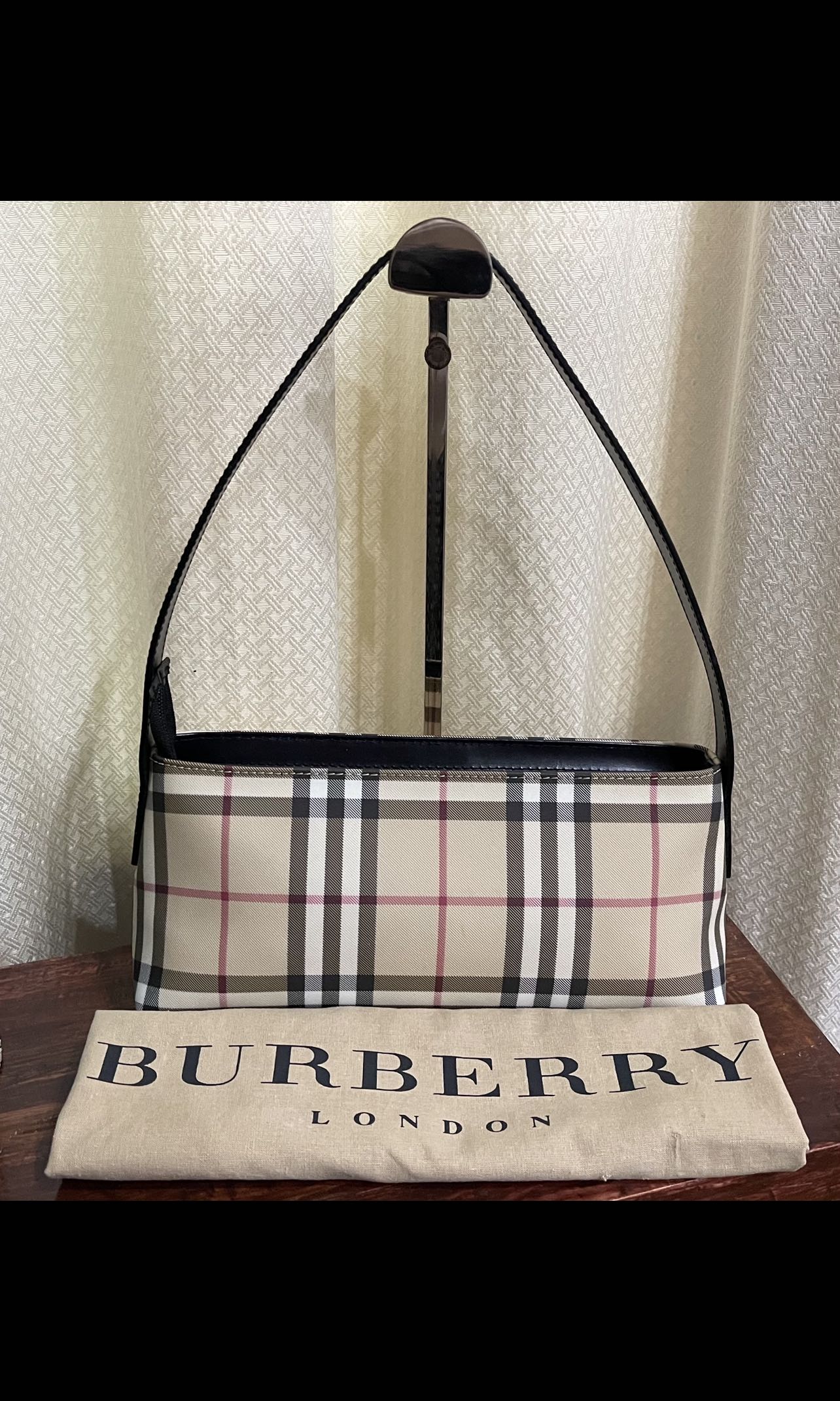 Authentic Burberry Nova Check Shoulder Bag, Women's Fashion, Bags &  Wallets, Shoulder Bags on Carousell