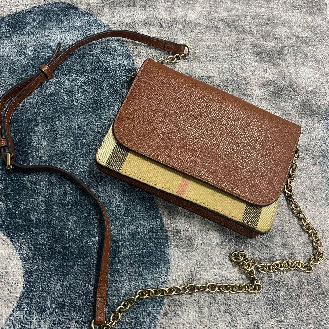 Burberry Speedy, Women's Fashion, Bags & Wallets, Purses & Pouches on  Carousell