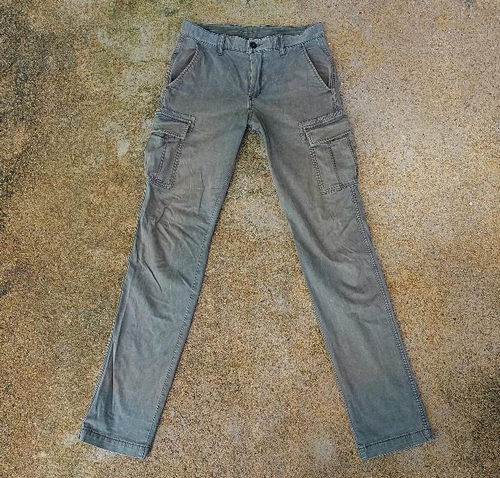 Cargo pants uniqlo, Men's Fashion, Bottoms, Trousers on Carousell
