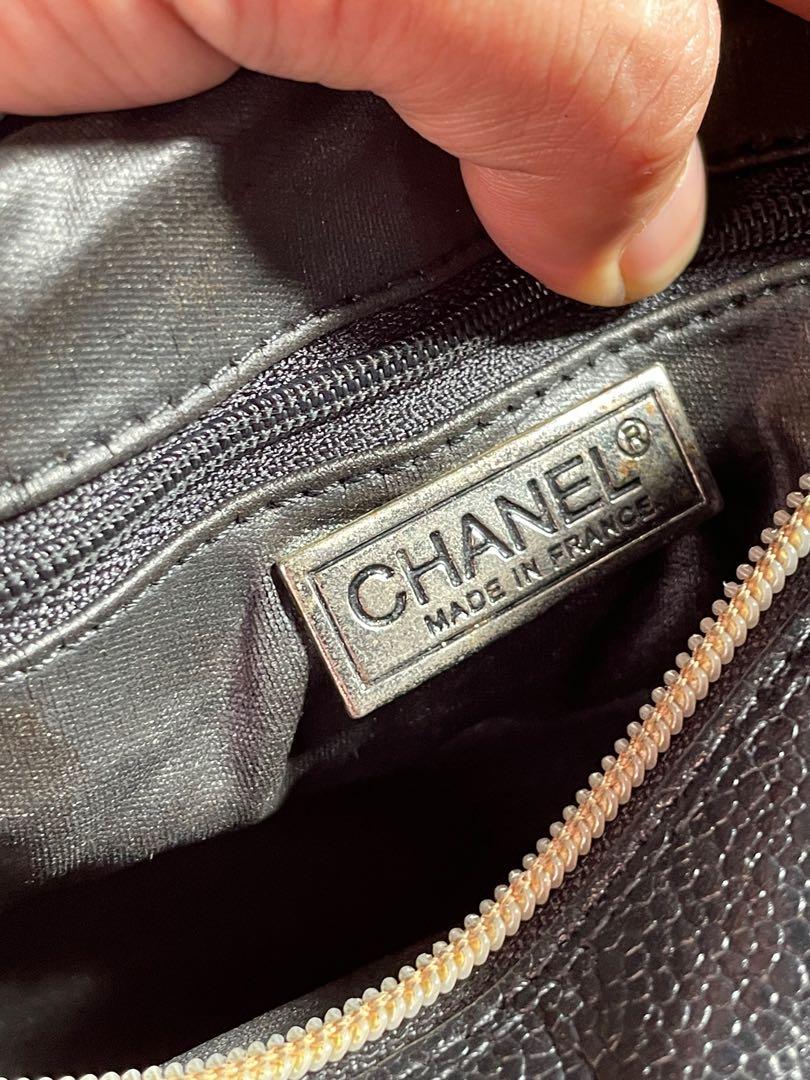 Chanel (Category: Luxury Bags & Wallets) located in Mambajao. Submitted by ckali (Listing ID 1125504379, Image 3). Description: Chanel vintage no holo...sticker..no major issue.