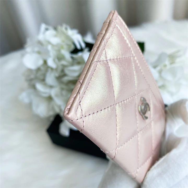 CHANEL 21K Iridescent Pink Calf Skin Flat Card Holder Silver Hardware –  AYAINLOVE CURATED LUXURIES