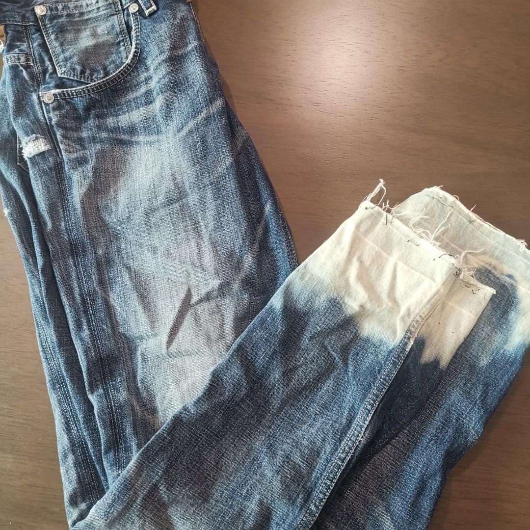CLEARANCE Levis jeans Men s Fashion Bottoms Jeans on Carousell