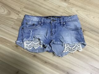 (Category: ) located in . Submitted by clarisloves (Listing ID 1125583241, Image 1). Description: .
