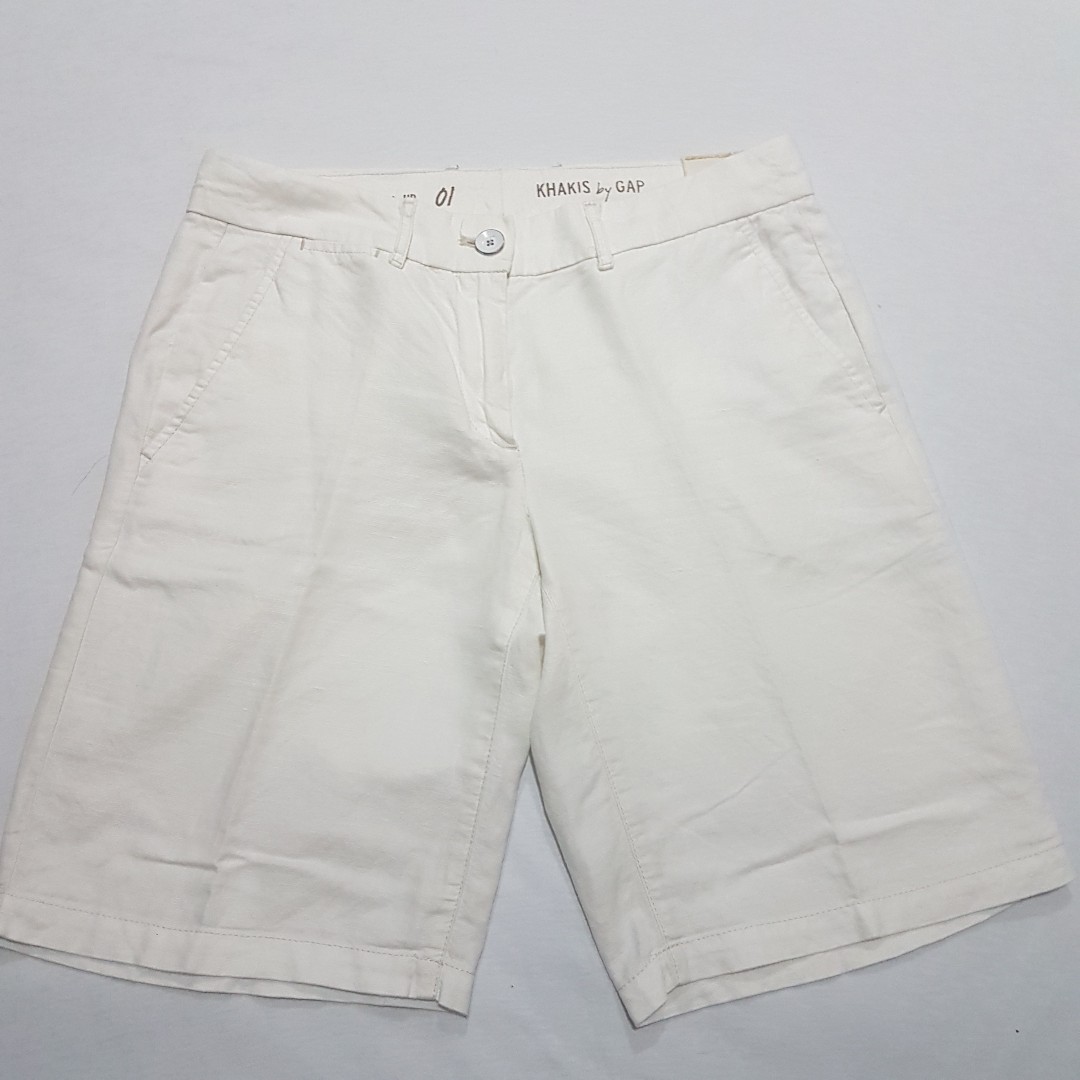 Gap khakis short pants, Fesyen Wanita 