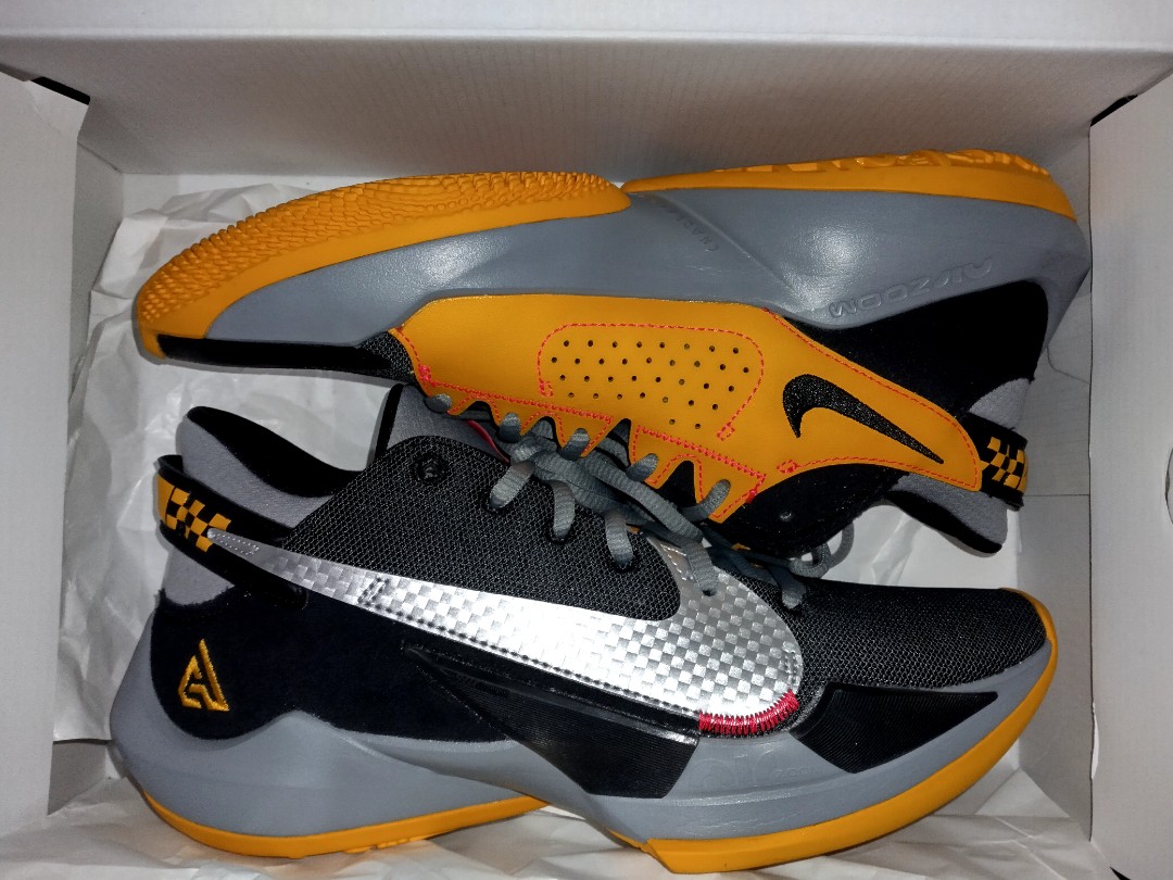 Giannis Freak 2 taxi, Men's Fashion 