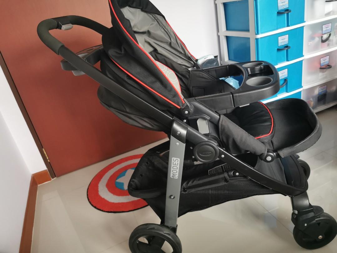 Graco modes Stroller (Category: Strollers) located in Singapore. Submitted by yilisha1 (Listing ID 1125512521, Image 4). Description: In very good condition (No tear no stain) Can switch to either front or back facing. Very strong and sturdy stroller. Self collect @BukitBatok.