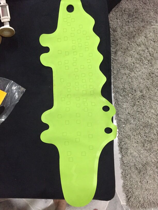 IKEA crocodile bathtub antislip mat, Babies & Kids, Bathing & Changing
