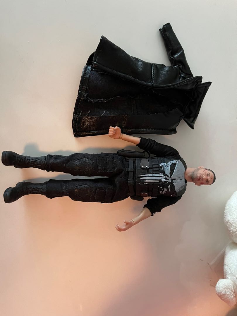 Punisher hotsell mezco netflix