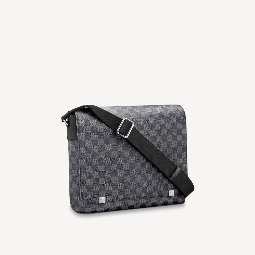 LOUIS VUITTON DISTRICT MM NM D.GRAP Men s Fashion Bags Sling