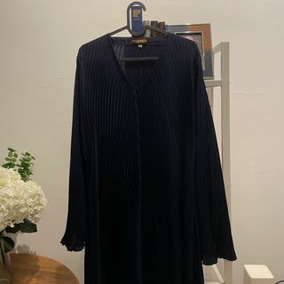 (Category: ) located in . Submitted by wardrobe__clearance (Listing ID 1125644232, Image 1). Description: .