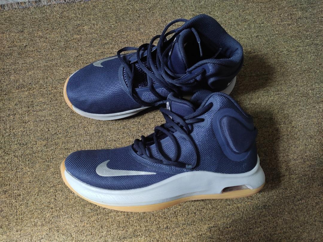 tenis nike air versitile 4