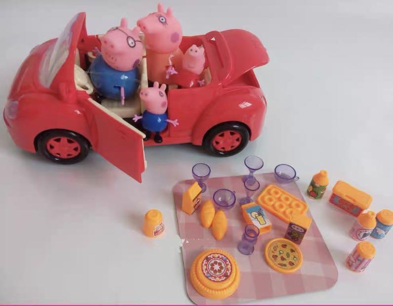 Peppa Pig Picnic Car with 4 peppa families figurines, Hobbies & Toys