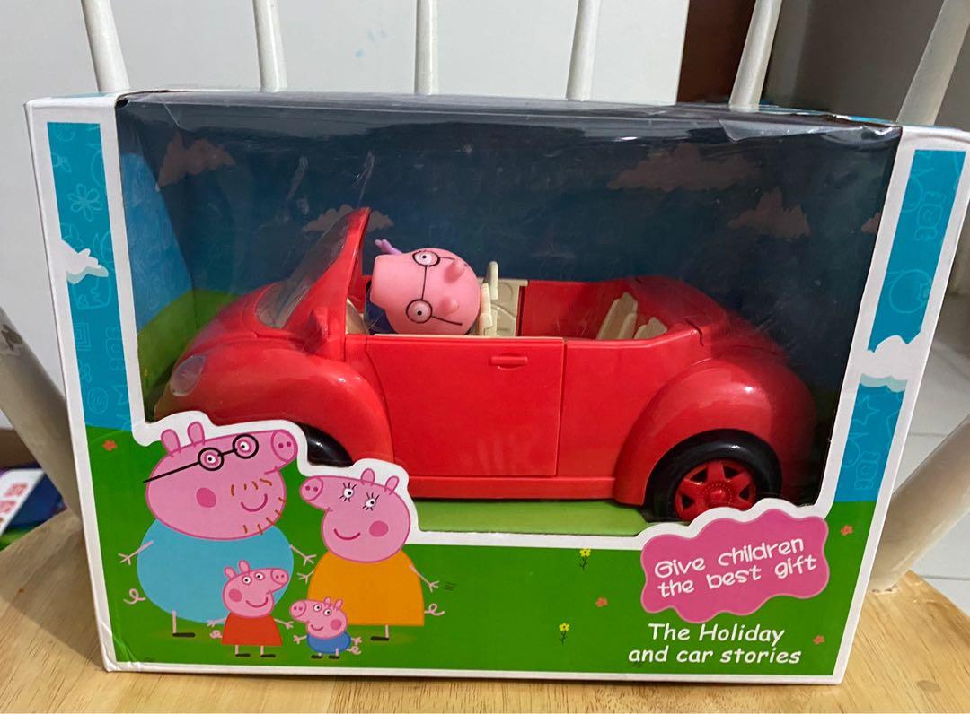 Peppa Pig Picnic Car with 4 peppa families figurines, Hobbies & Toys