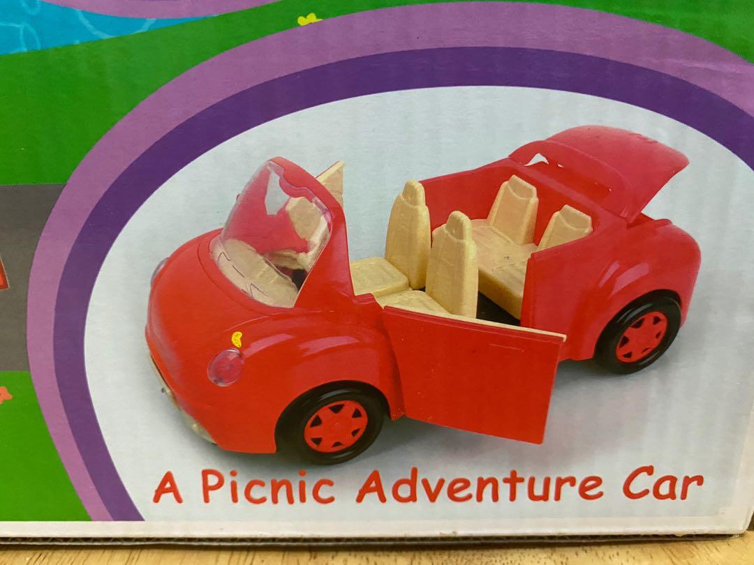 Peppa Pig Picnic Car with 4 peppa families figurines, Hobbies & Toys