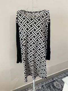 (Category: ) located in . Submitted by closetbargain (Listing ID 1125563895, Image 1). Description: .