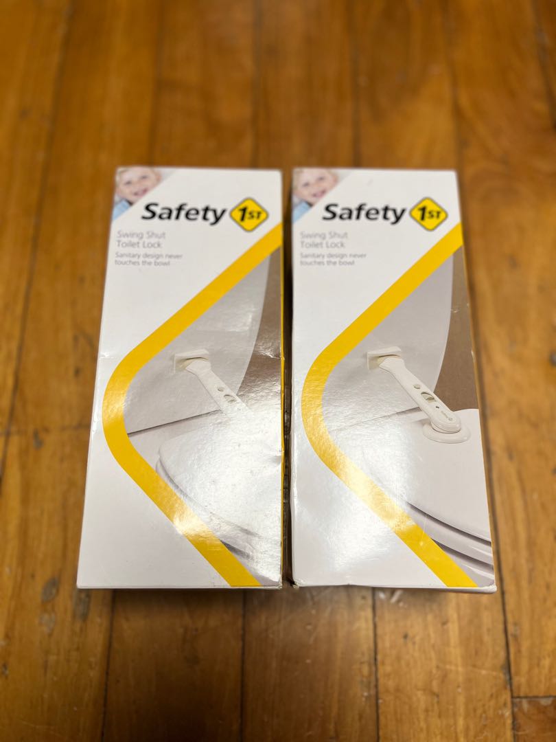 Safety 1st Swing Shut Toilet Lock, Babies & Kids, Bathing & Changing