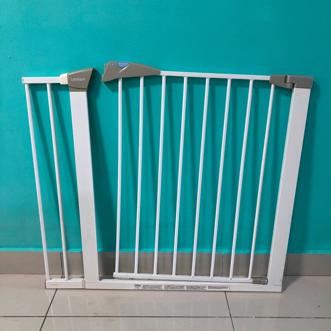 Safety Gate Lindam, Babies & Kids, Baby Nursery & Kids Furniture