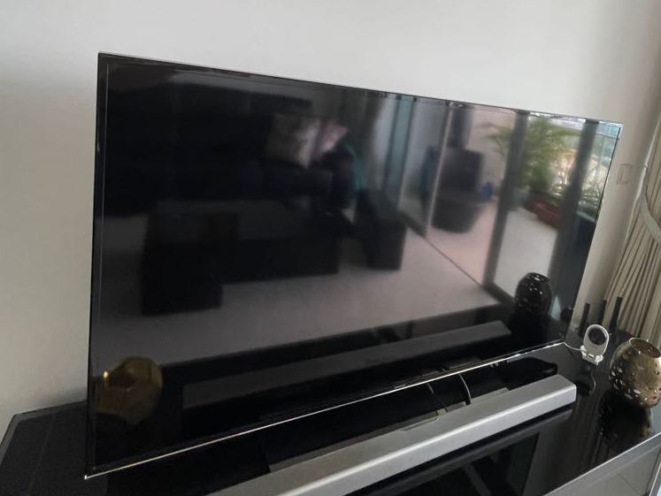 Samsung TV 55 inch + soundbar and woofer, TV & Home Appliances, TV