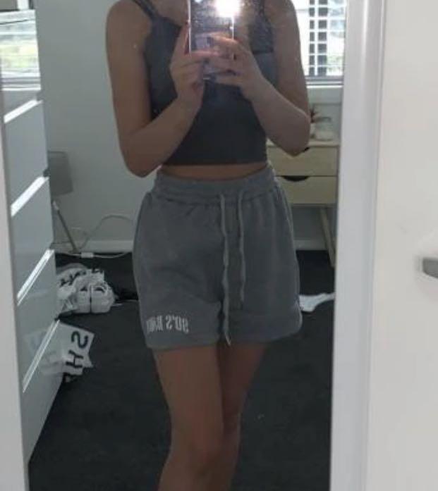 SHEIN Graphic Drawstring/Jersey Shorts (Category: Shorts) located in Quezon City. Submitted by cabdeclutters (Listing ID 1125534425, Image 3). Description: Best fits XS-S frames only. .