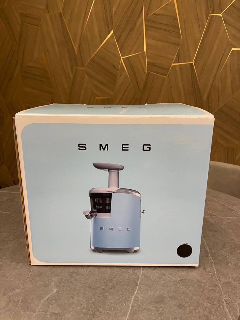 SMEG coldpress slow juicer 冷榨果汁機, 家庭電器, 廚房電器, 榨汁機及攪拌機 Carousell