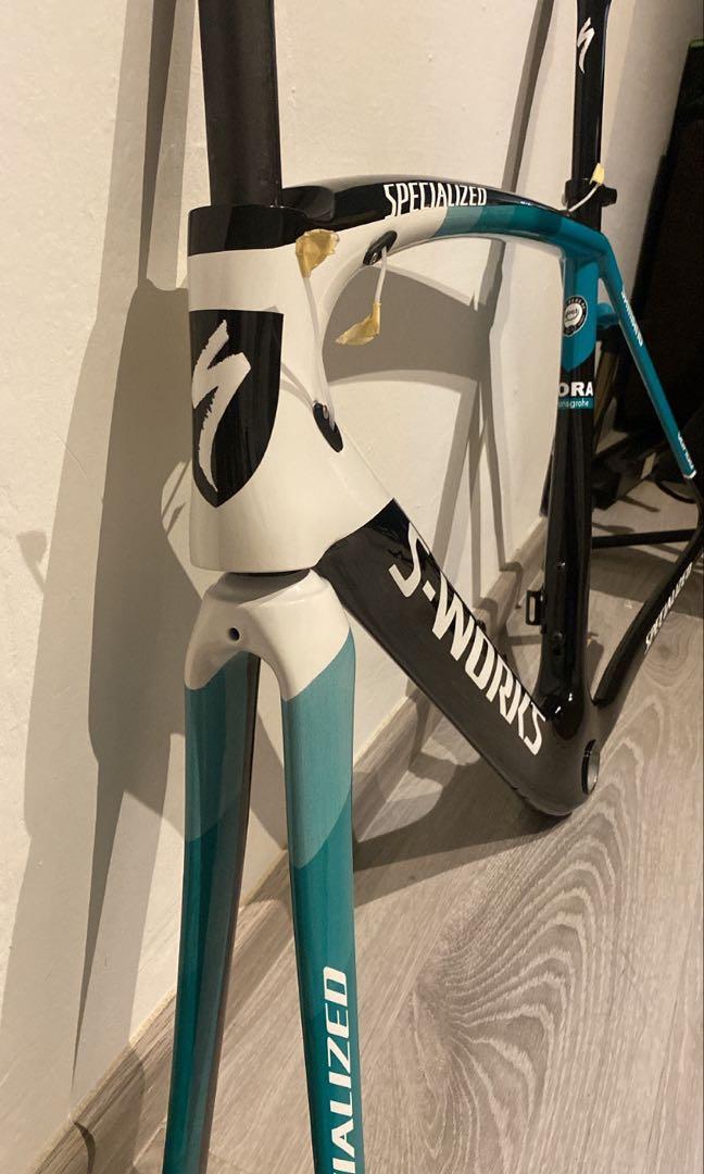 SWORKS frameset (Category: Bicycles) located in Singapore. Submitted by psygoeskwek (Listing ID 1125522949, Image 2). Description: now avail for preorder. price stated is only with package of frameset ( frame + fork + seatpost ) + wheelset. price is different if you want disc brake frame. FULL payment before to prevent flaking and backing out. Have other brands as well LL just pm. Have authentic as well but you should know the price. Pls no stupi