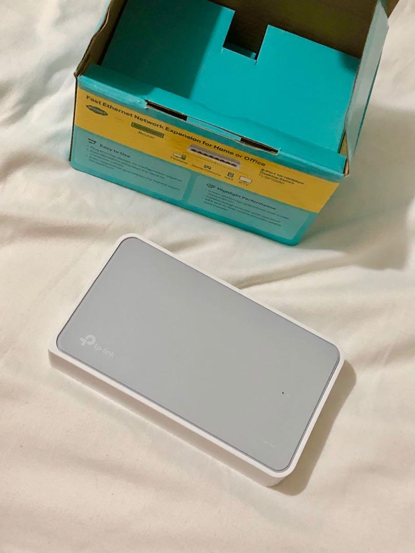 TP-Link (Category: Office & Business Technology) located in Pasay City. Submitted by marielirene (Listing ID 1125594831, Image 3). Description: Mint condition, used once but my siblings surprised me with a google nest. .