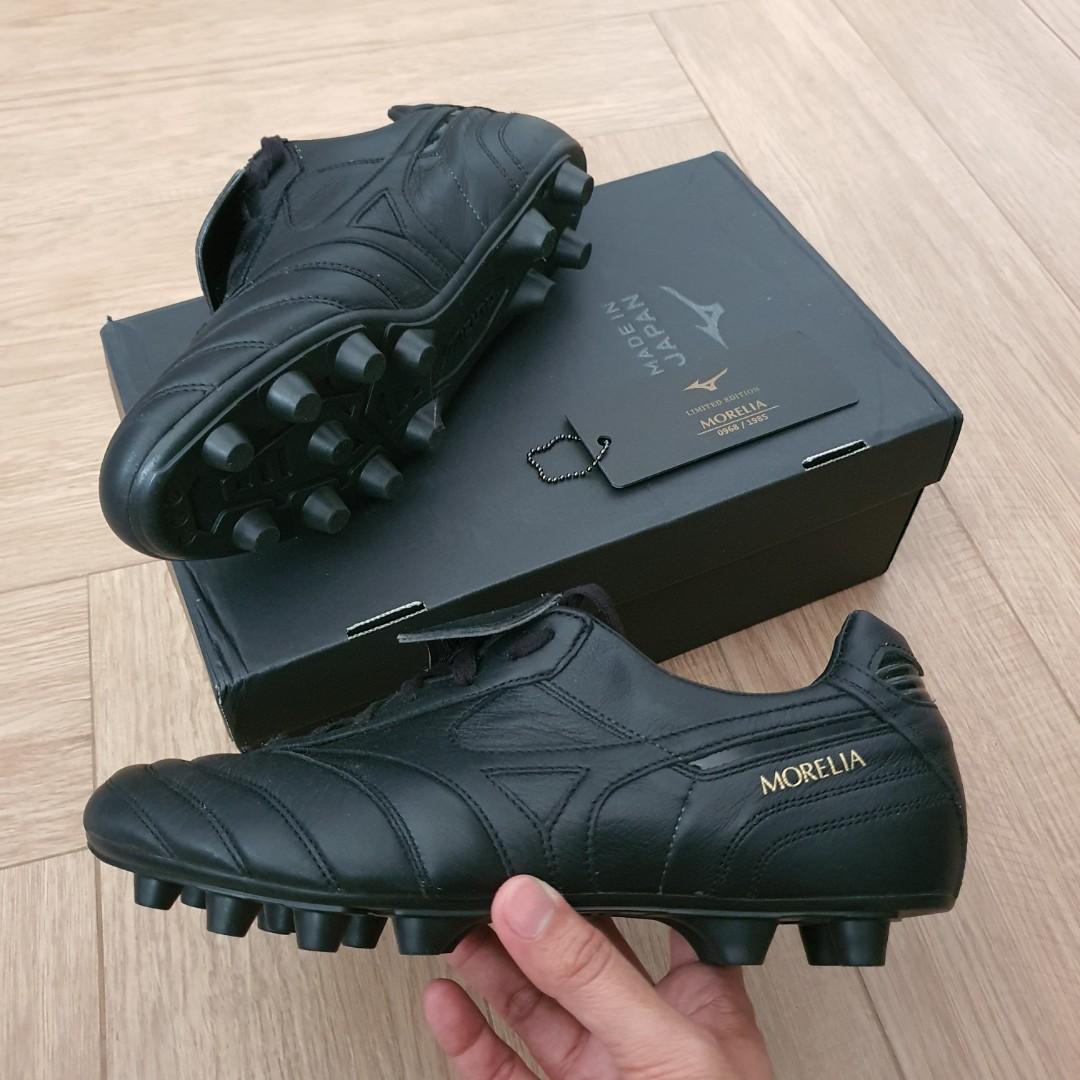 Mizuno morelia 2 blackout top