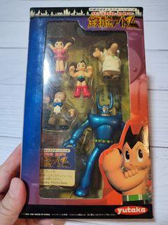 Vintage Collectibles Yutaka Astro Boy Mini Figurine Set of 5 figurines Year  1998