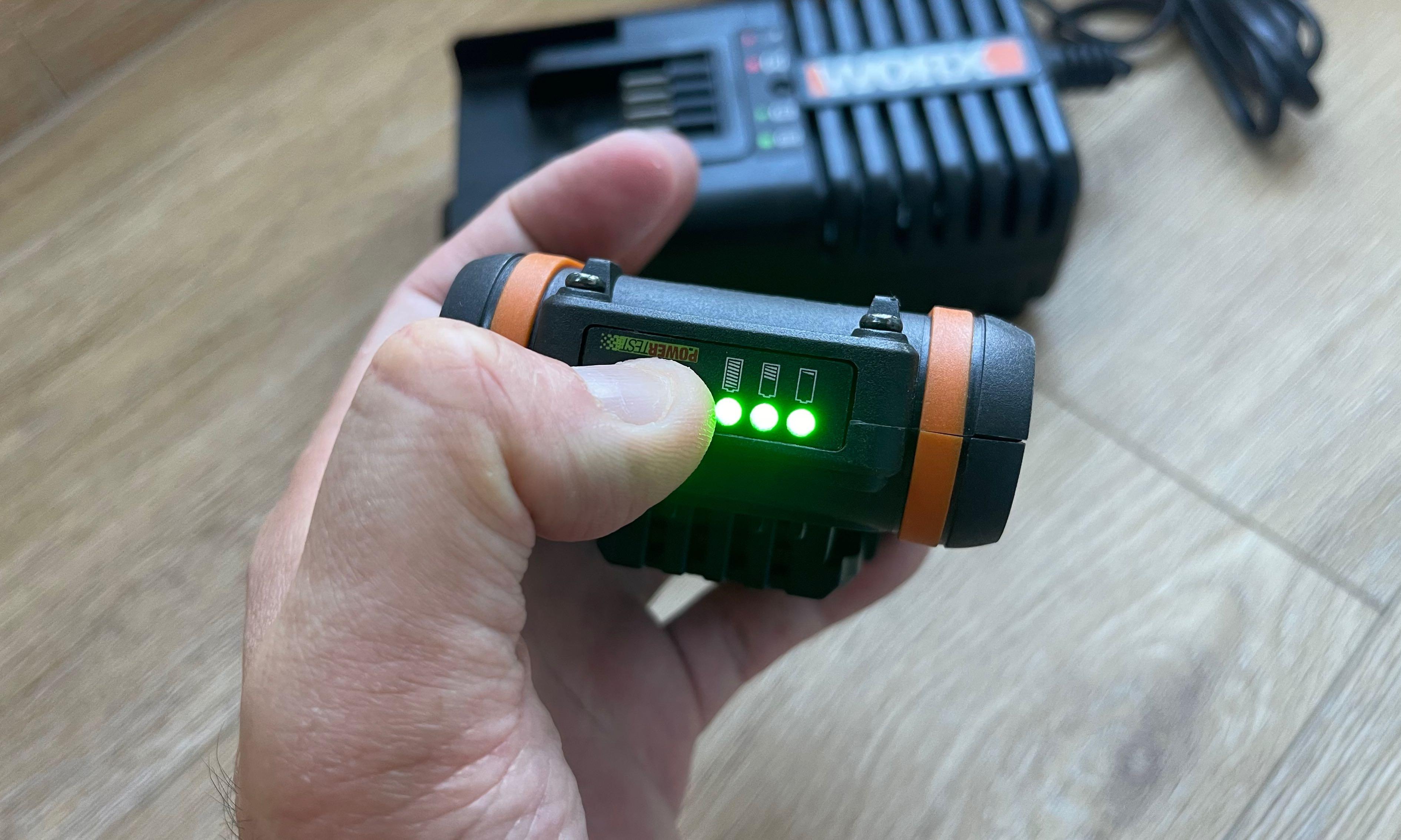 WORX Hydroshot Battery Charger with 2 x 20V Batteries