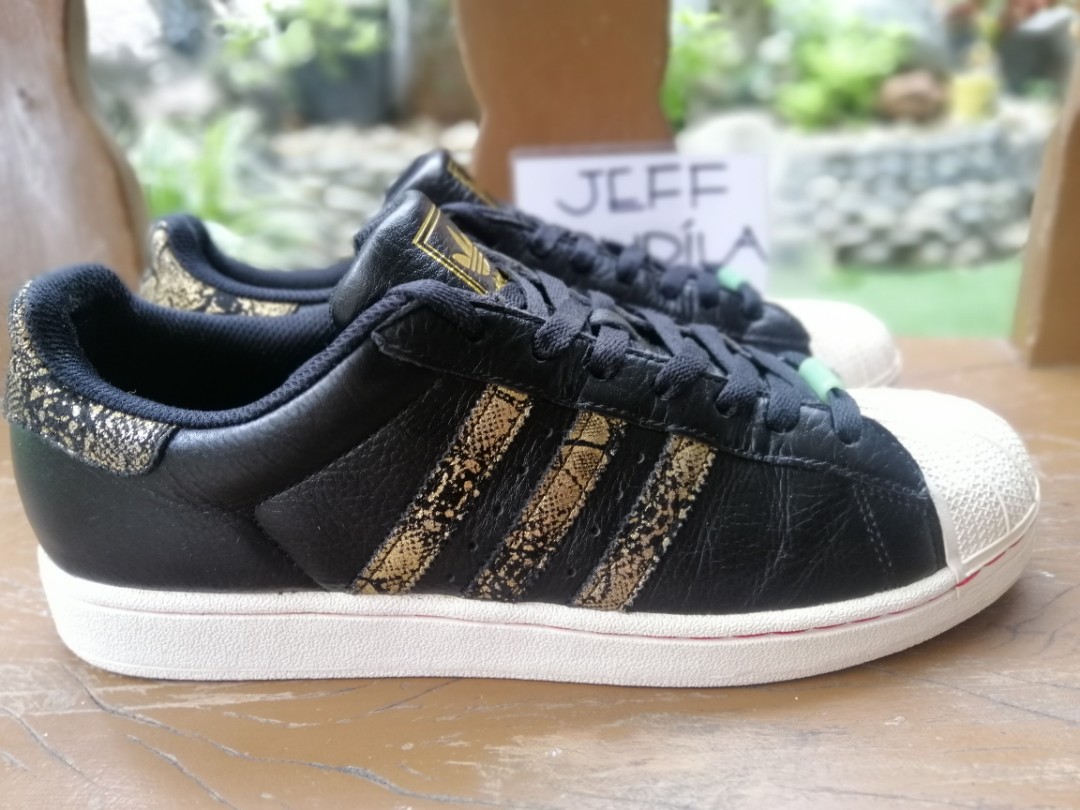 superstar chinese year "snake" _Size 10.5us mens, Men's Sneakers on Carousell
