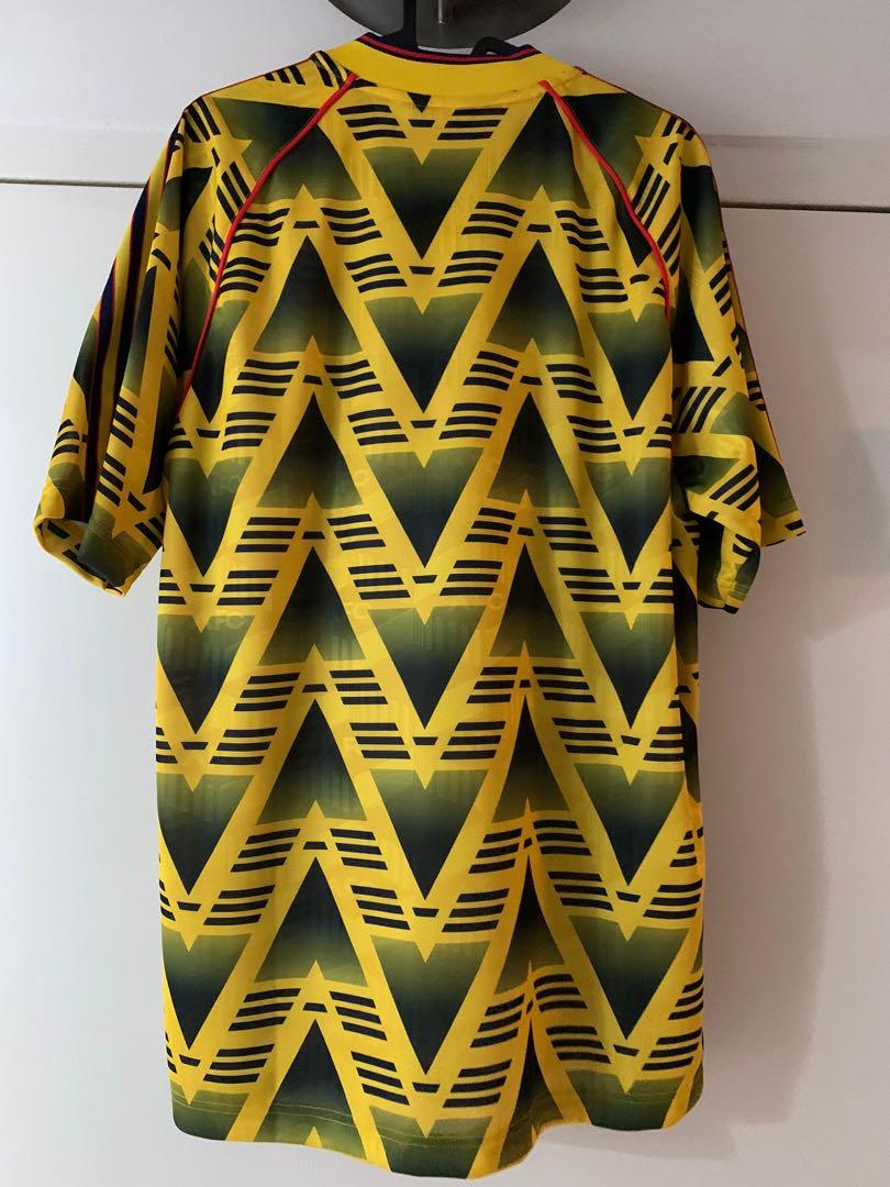 Arsenal Bruised Banana retro Adidas Originals Men s Fashion Tops