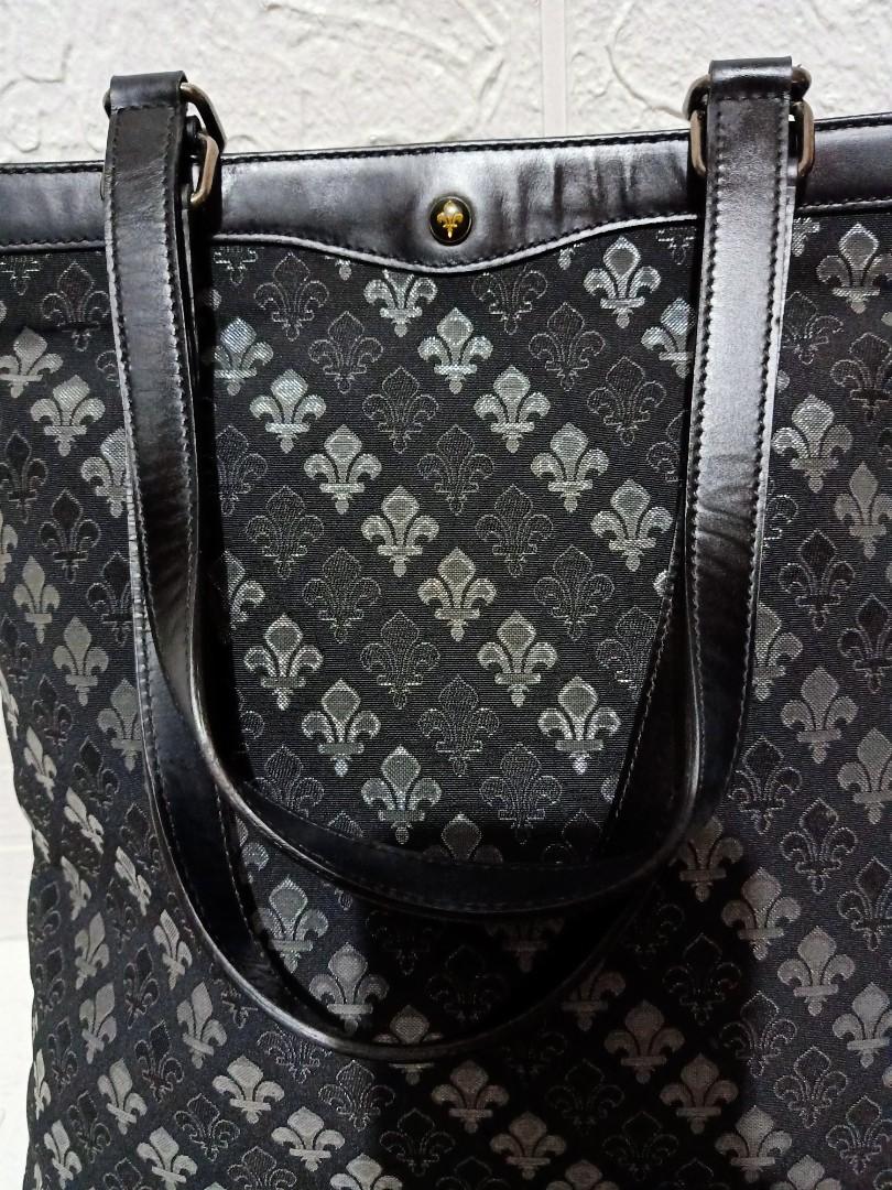 AUTHENTIC PATRICK and COX (Category: Luxury Bags & Wallets) located in La Trinidad. Submitted by xef06 (Listing ID 1125882839, Image 2). Description: pwdng pwd sa maarte ganda pa orig ksya long folder super nice ukay source.