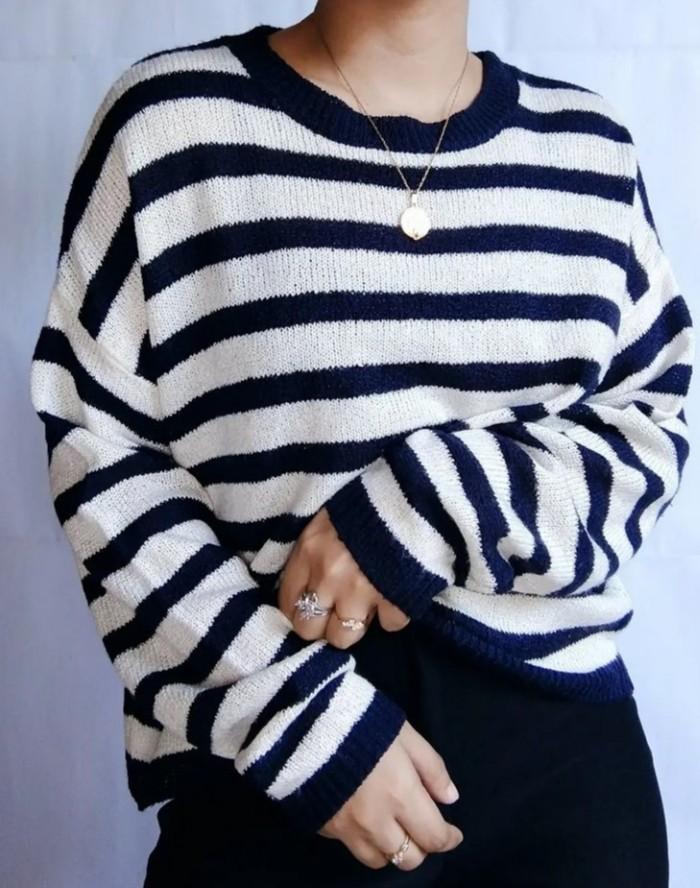 Bershka Striped Sweater, Women's Fashion, Coats, Jackets and Outerwear on  Carousell