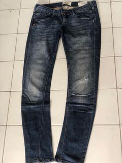 Berskah jeans #SelaluUntung #AnterajaCarousell