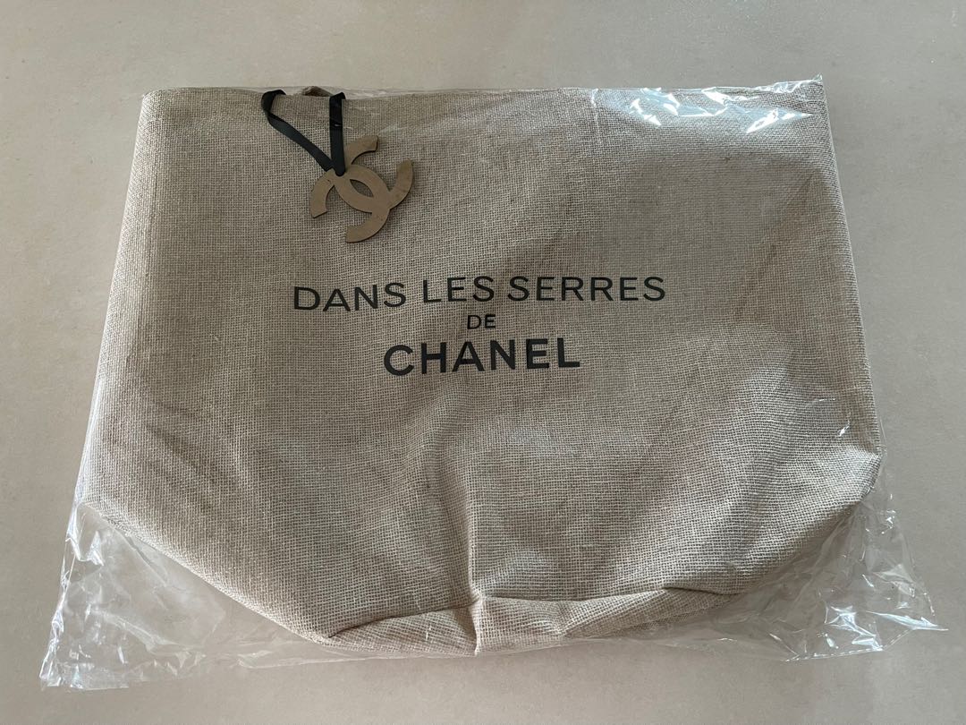 LCRestore Collector’s “Dan Les Serres de Chanel” bucket tote