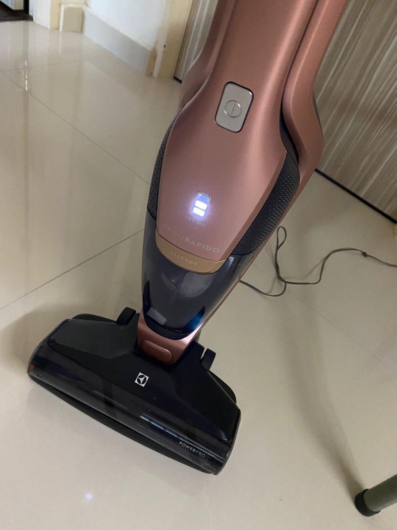 Electrolux Ergorapido vacuum charging base, TV & Home Appliances