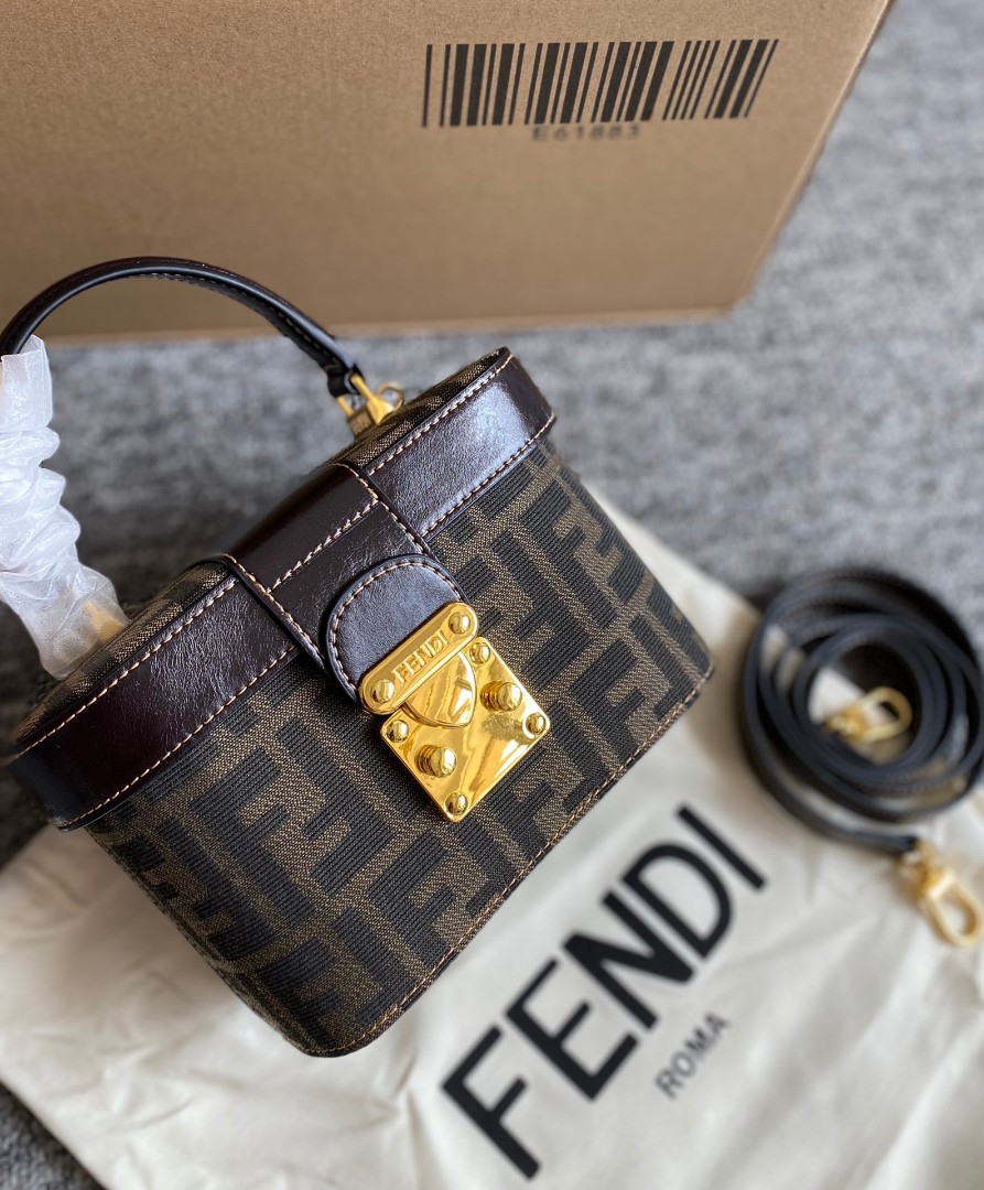 fendi vanity case